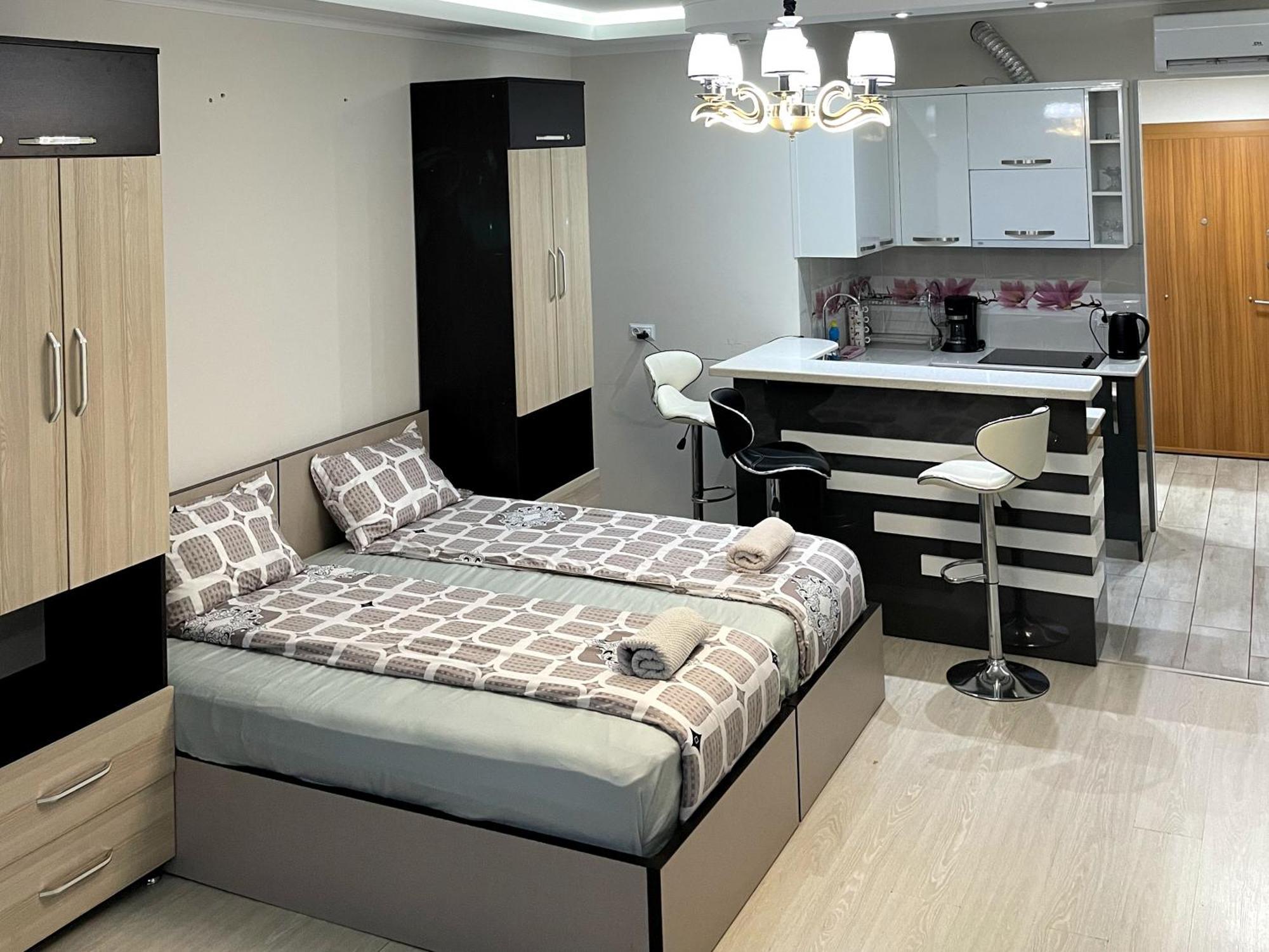 Angel Apartment In Porta Batumi Room photo
